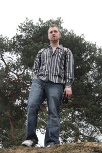 Dan Thompson Author Pic 2